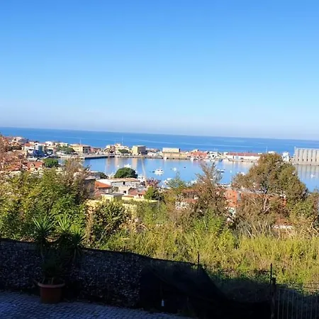 House With 3 Bedrooms In Vibo Marina With Wonderful Sea View And Furnished Terrace 400 M From The Beach Ferienhaus *